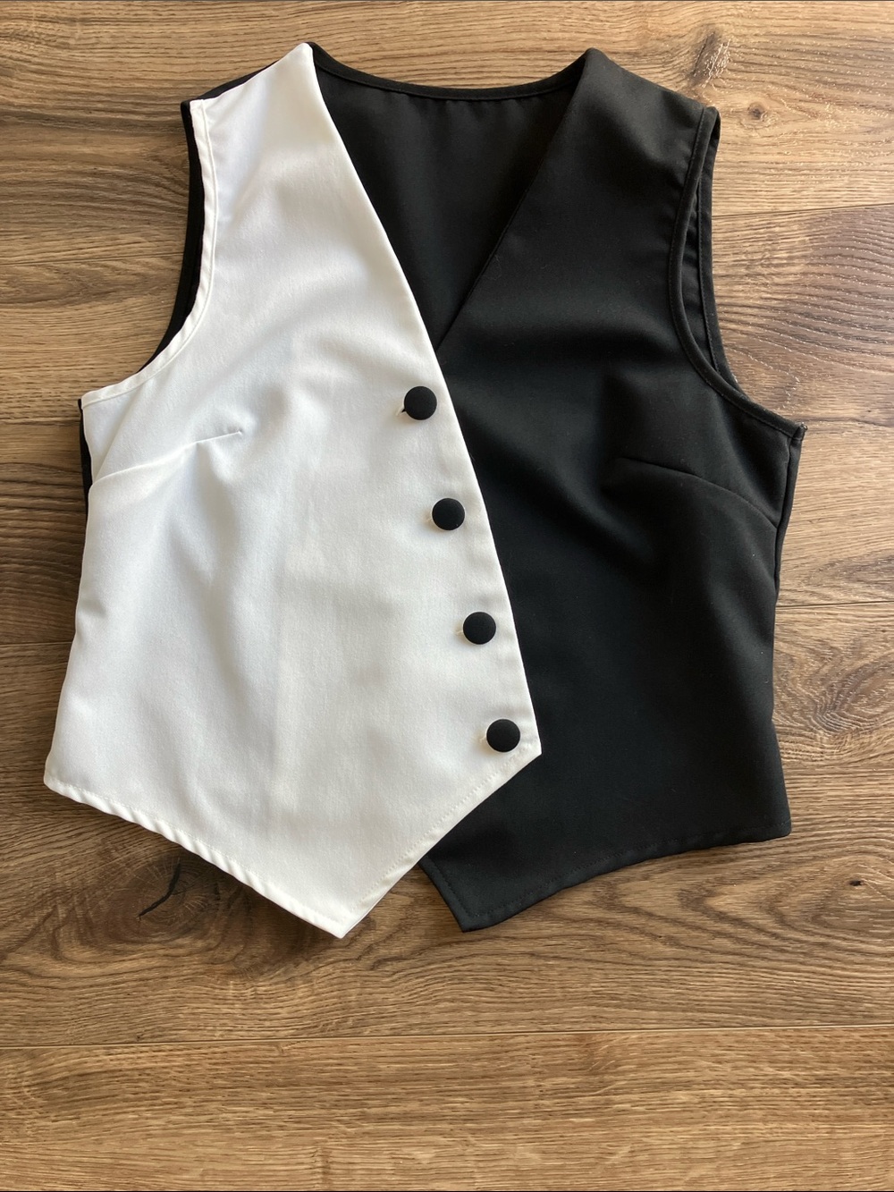SHEIN Black & White Asymmetrical Button Vest Top